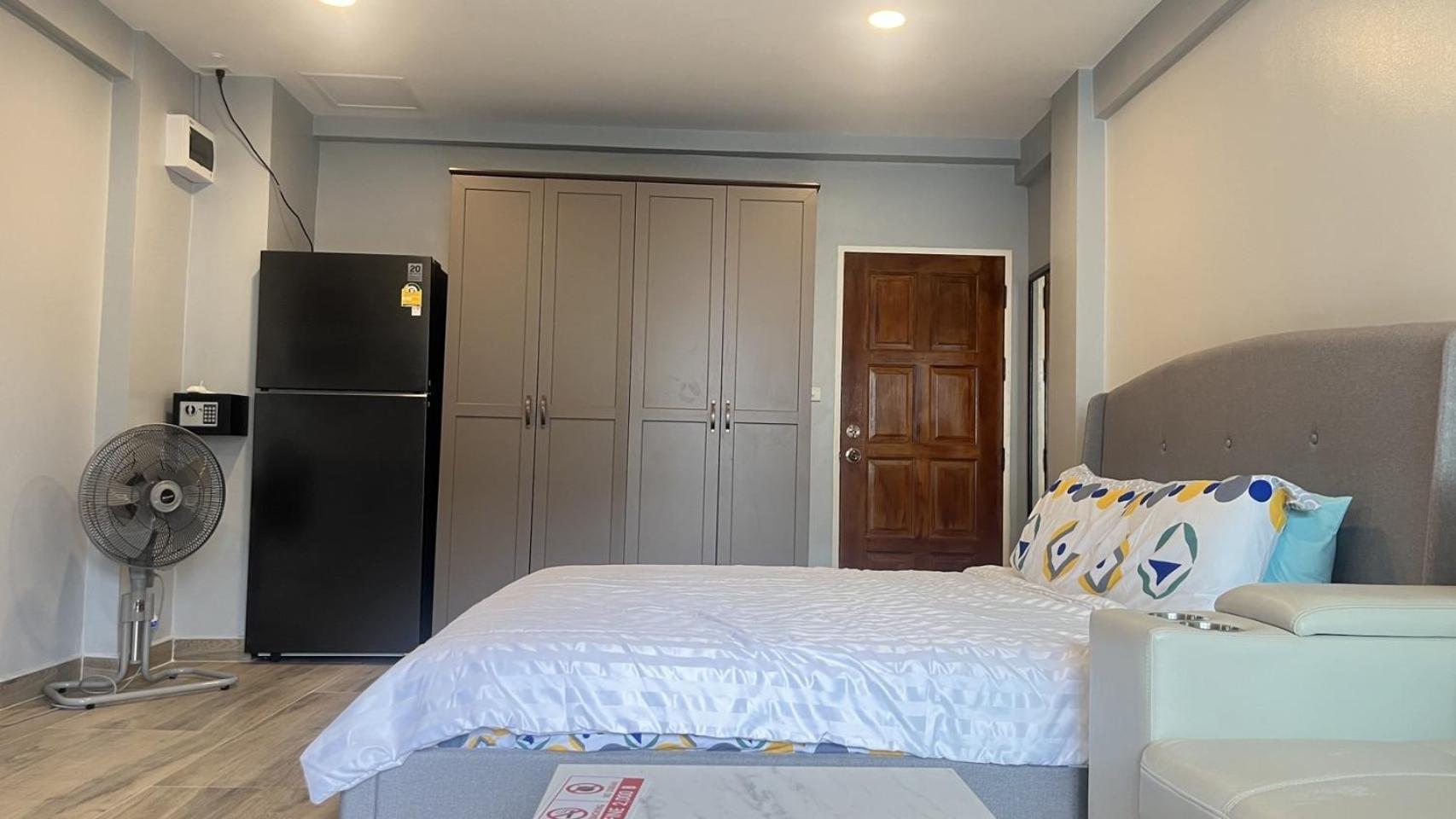 Private Modern By Vacation Located In The Heart Of Patong, Walking Distance To The Beach, Kitchen, Private Bathroom, Seating Area, 65